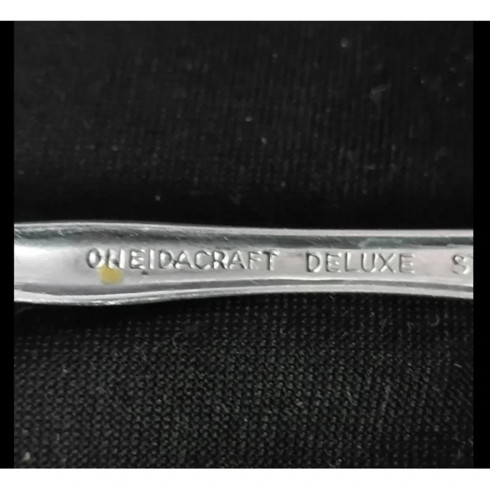 Oneida TEXTURA Oneidacraft Deluxe Stainless Flatware 28 Pcs Spoons Forks Knives